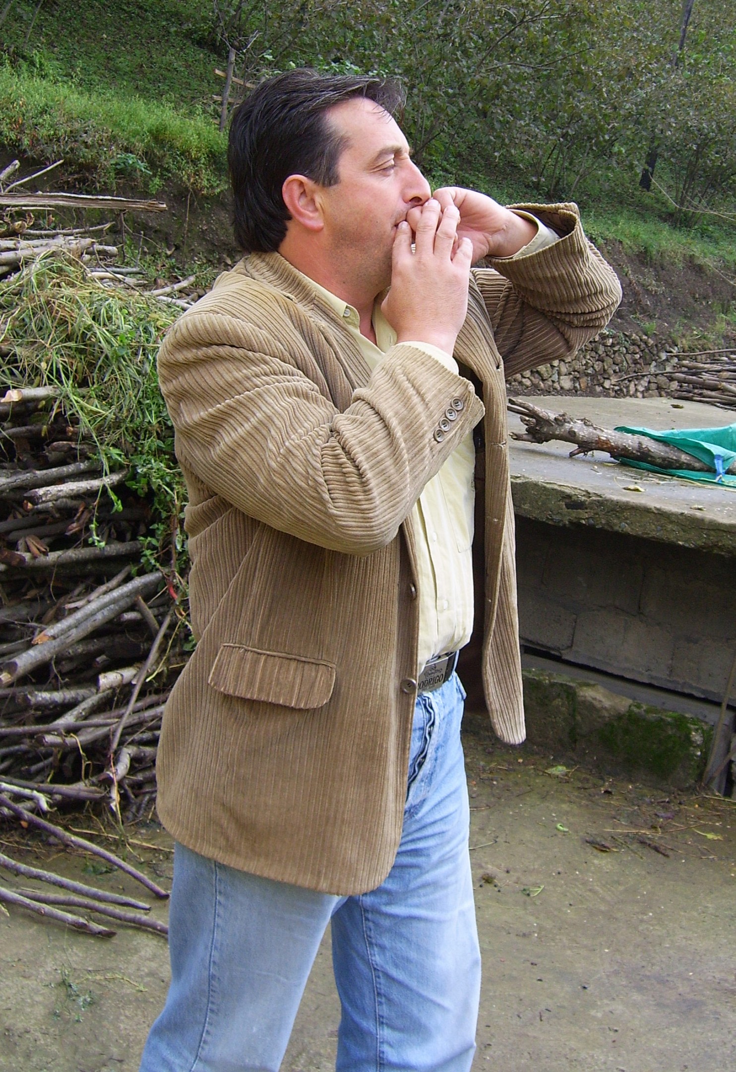 A man whistling Turkish. Photo: Onur Güntürkün. Source: EurekAlert