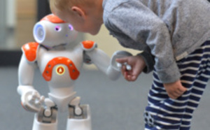 The humanoid robot Nao teaches German to immigrant children
