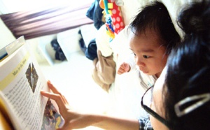 Responding to babies’ speech-like sounds while reading strengthens their language development