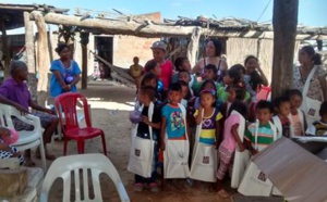 The Colombian Instituto Caro y Cuervo provides Wayuu children with school material